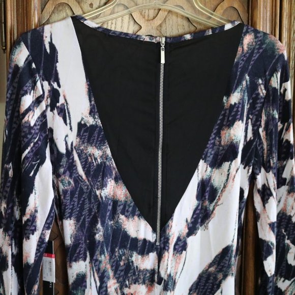 TART Collections Bell Sleeve Printed Surplice Dress - Size XS, NWT! - Picture 8 of 16